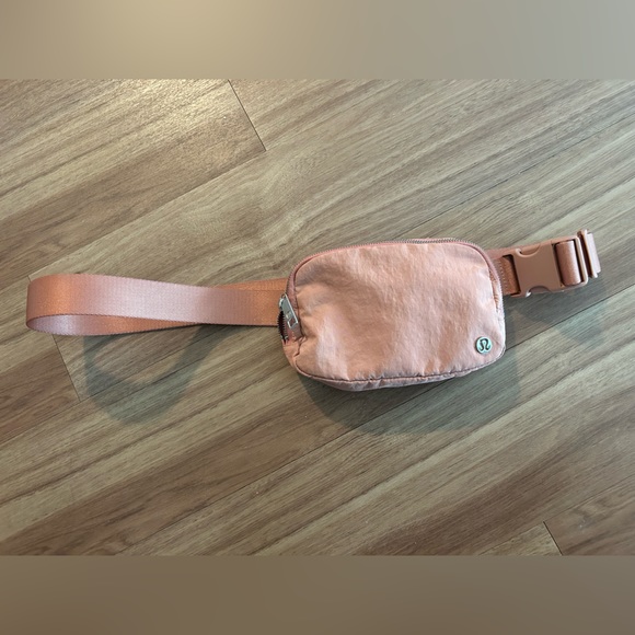 Lulu Lemon Pink Taupe Belt Bag - Picture 2 of 5